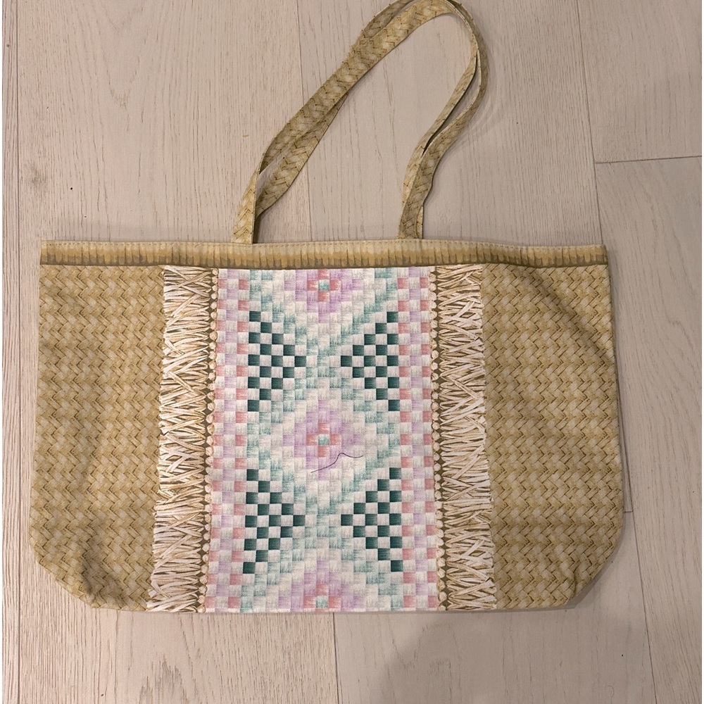 Estée Lauder bag